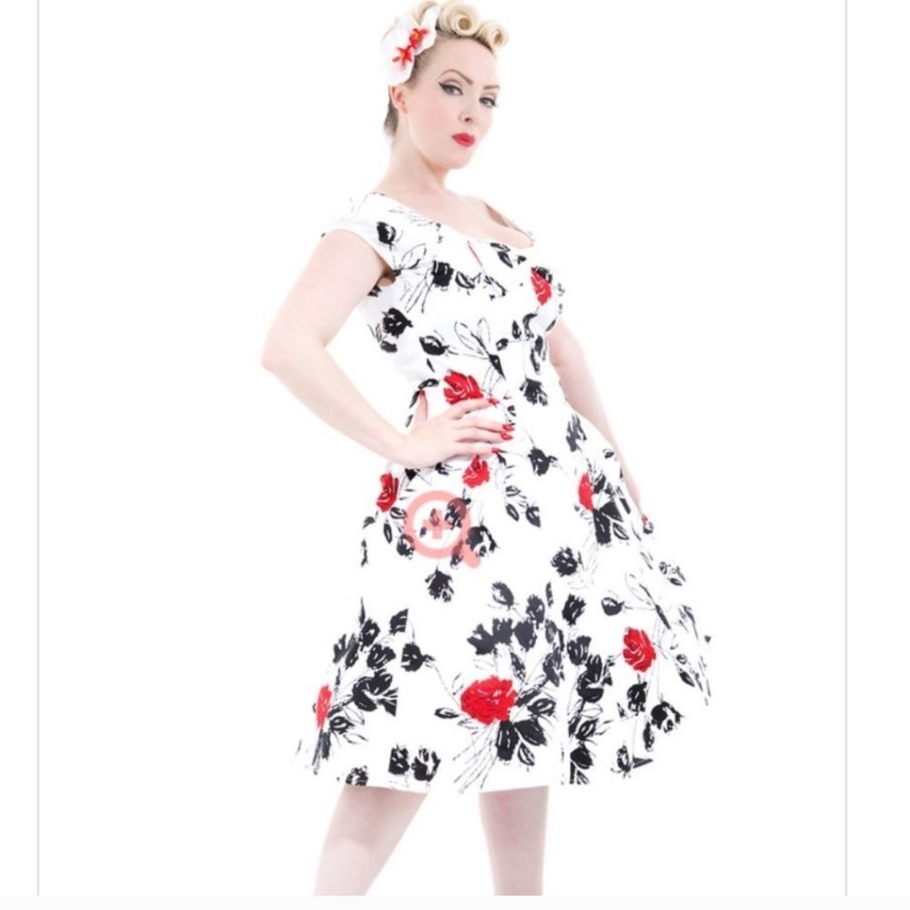 Hearts & Roses sleeveless swing dress